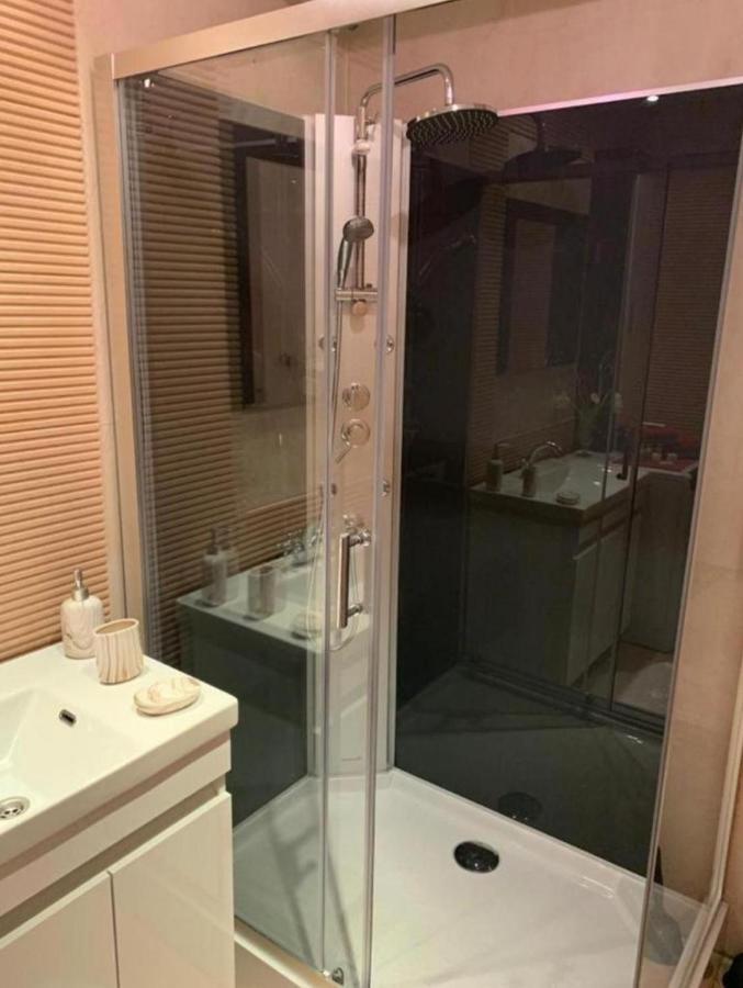 Appartamento Marcy Apartament Bucarest Esterno foto